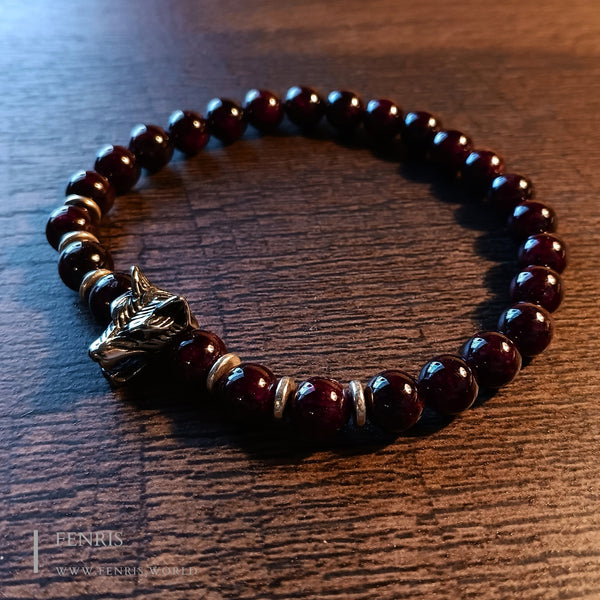 Red garnet silver wolf men's gemstone stretch bracelet